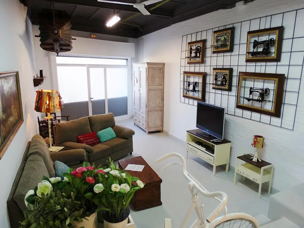 Can Barraca Loft Figueres contacts